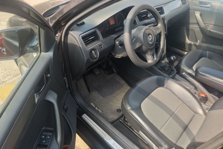 Used Volkswagen Santana 2015 1.6L Manual Comfort Edition