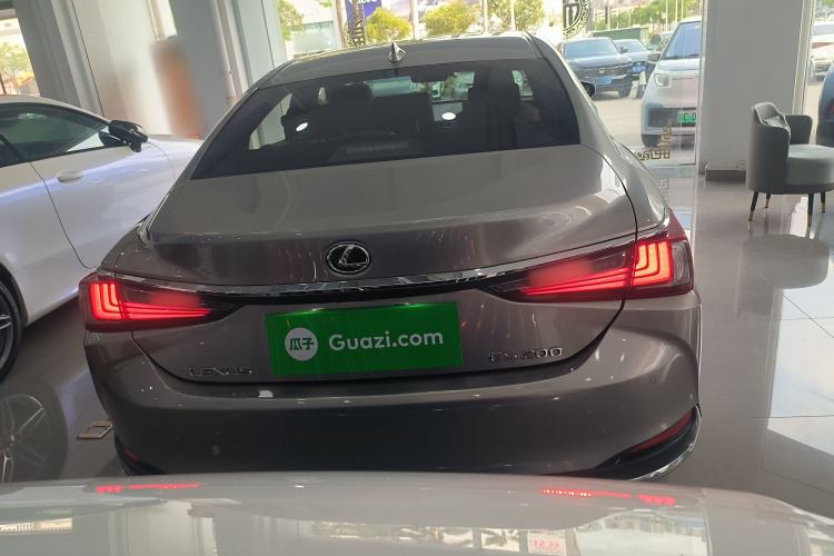 Used Lexus ES 2023 200 Excellence Edition Rear