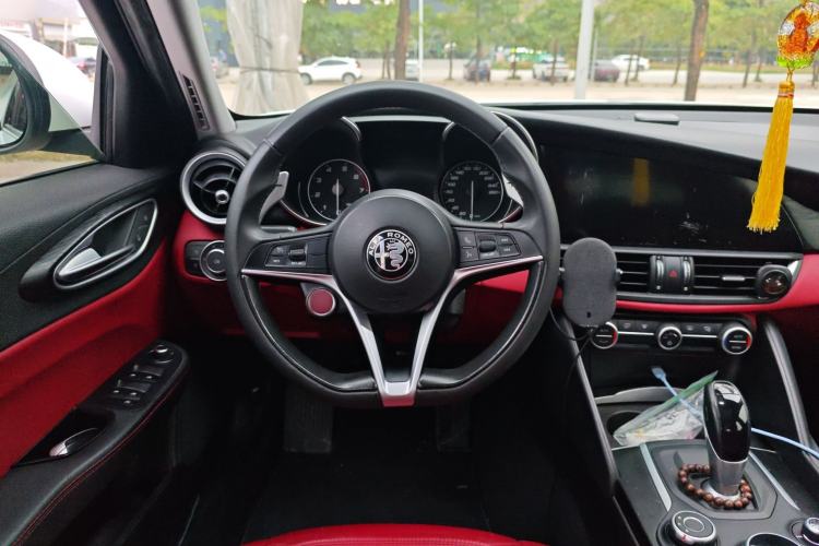 Used Alfa Romeo Giulia 2017 2.0T 280HP Luxury Edition