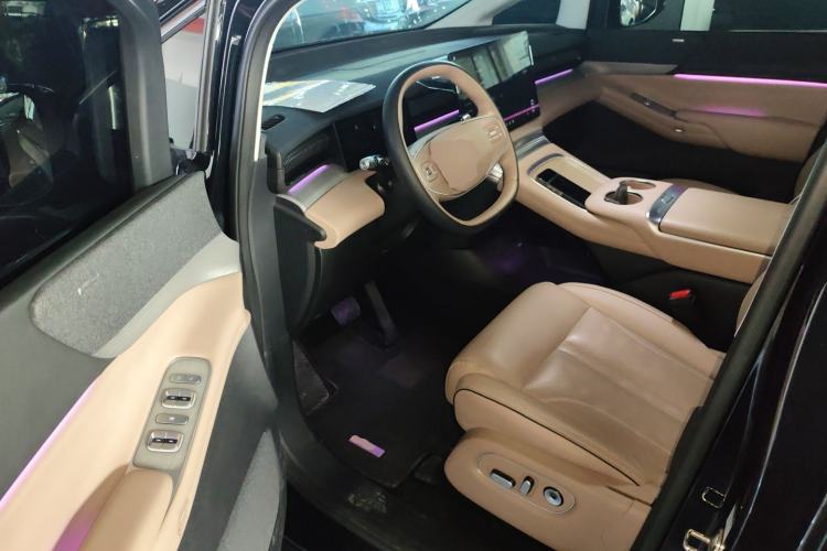 Used XPeng X9 2024 702 Ultra-Long Range Max Driver Seat