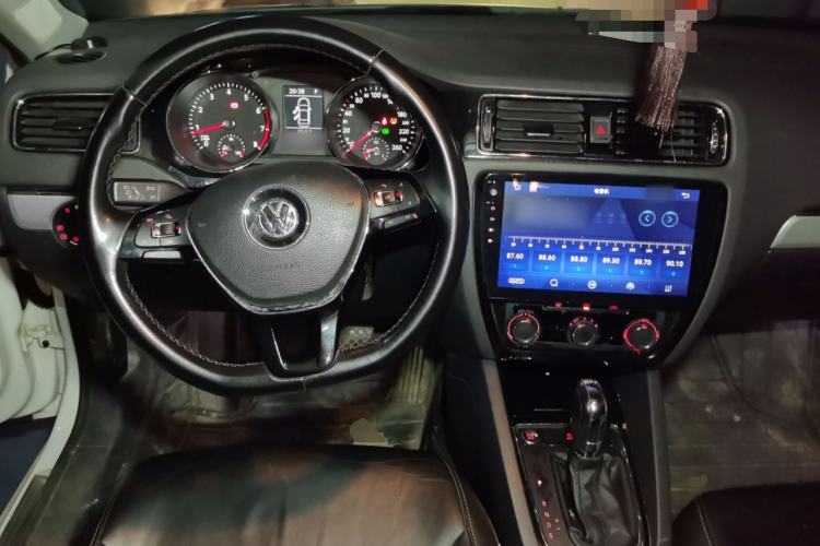 Used Volkswagen Sagitar 2018 280TSI DSG Comfort Model Steering Wheel