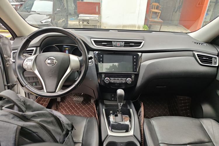 Used Nissan X-Trail 2015 2.0L CVT Comfort MAX Edition 2WD

