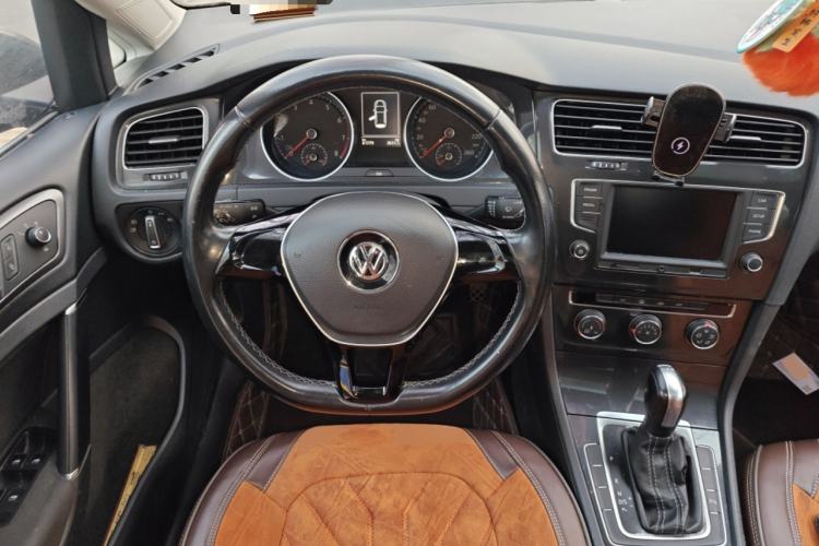 Used Volkswagen Golf 2017 230TSI Automatic Comfort Edition – Celebrating Milestone of One Million Units
