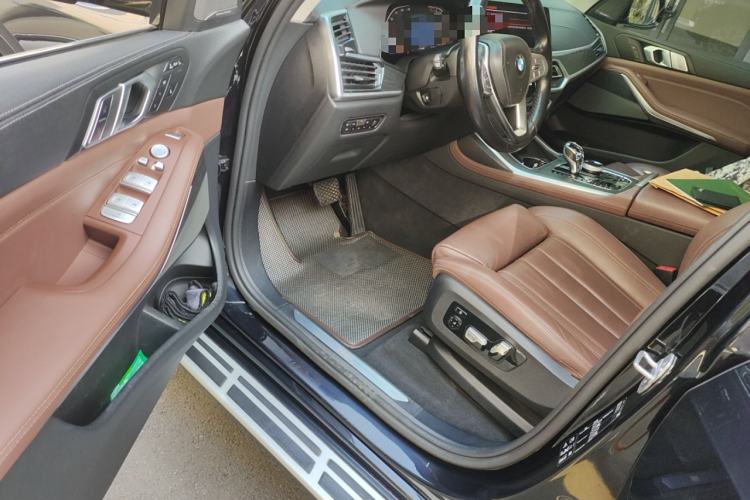 Used BMW X7 2019 xDrive40i Luxury Package with Leading Features
