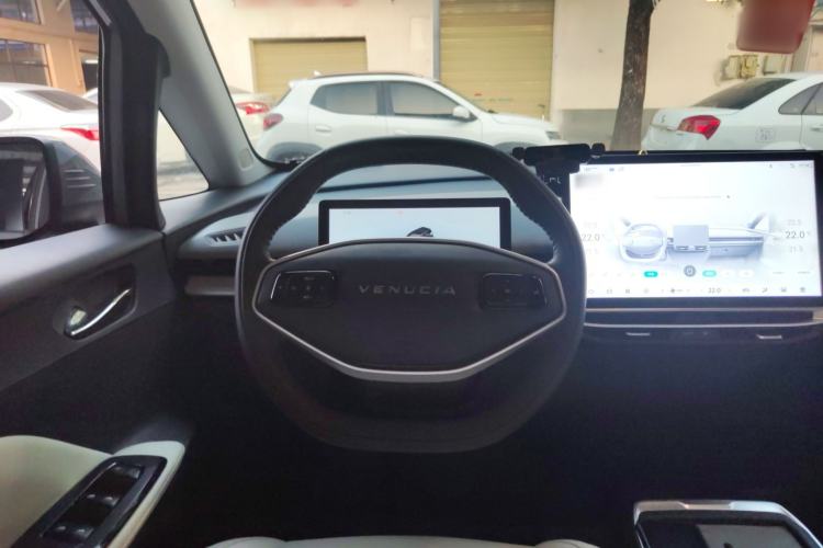 Used Venucia VX6 2023 520 Pro
