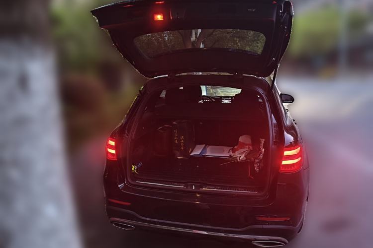 Used Mercedes-Benz GLC 2018 GLC 260 4MATIC Luxury Model Trunk