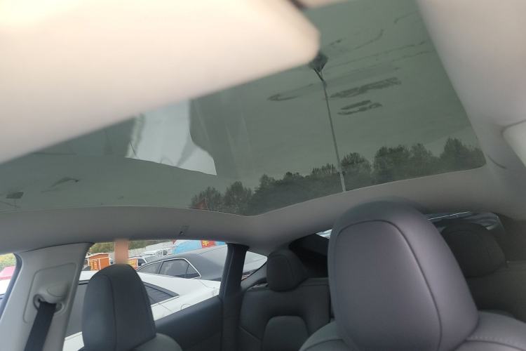 Used Tesla Model Y 2022 Rear-Wheel-Drive Version Headliner