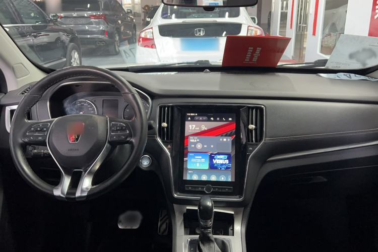 Used Roewe RX5 2016 20T Two-Wheel Drive Automatic Internet Smart Edition
