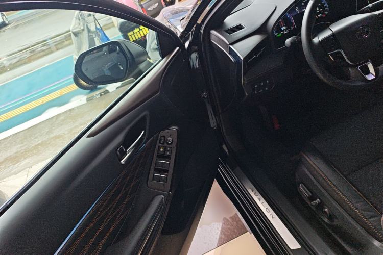 Used Toyota Avalon 2024 Dual-Motor 2.0L Premium Edition Driver Seat