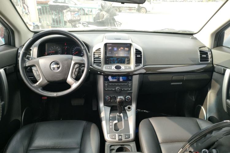 Used Chevrolet Captiva 2014 2.4L 4x4 Flagship Edition 7 Seats Center Console