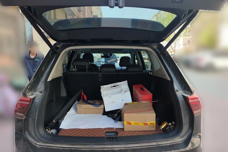 Used Volkswagen Tiguan L 2023 330TSI Automatic Two-Wheel Drive R-Line Flagship Edition Trunk