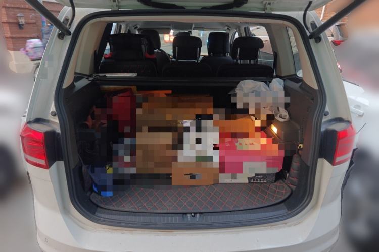 Used Volkswagen Touran 2016 Volkswagen Touran L 280TSI Manual Trend Edition Trunk