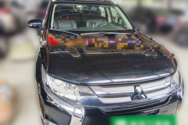 Used Mitsubishi Outlander 2018 2.0L Two-Wheel Drive Glory Edition 5 Seats Front