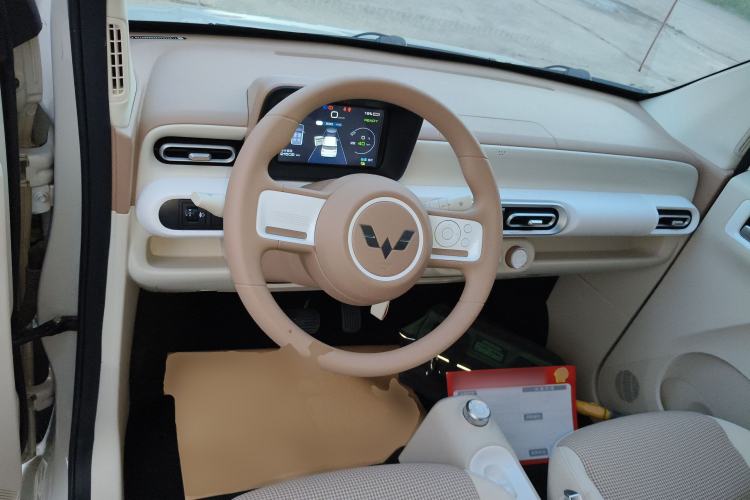 Used Wuling Hongguang MINIEV 2024 3rd Generation 215km Youth Edition Center Console