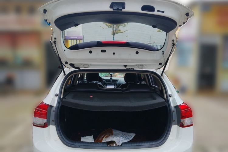 Used Kia K2 2015 Hatchback 1.4L AT GLS Cool Edition Trunk