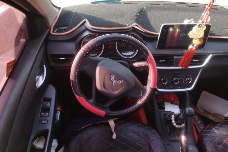 Used Wuling Hongguang S3 2018 1.5L Manual Standard Version China V Standard Steering Wheel