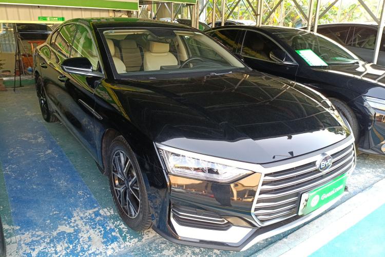 Used BYD e9 2021 Business Edition
