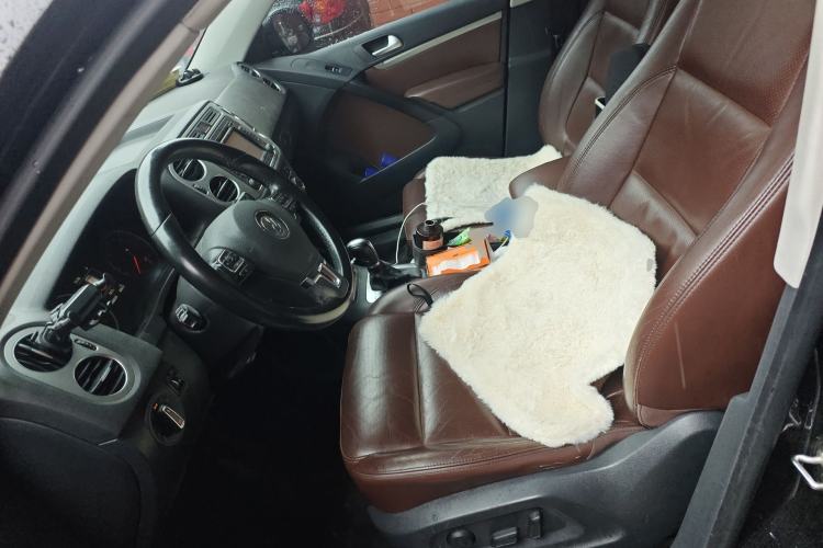 Used Volkswagen Tiguan 2015 1.8TSI Automatic All-Wheel-Drive Luxury Model Left Front Seat