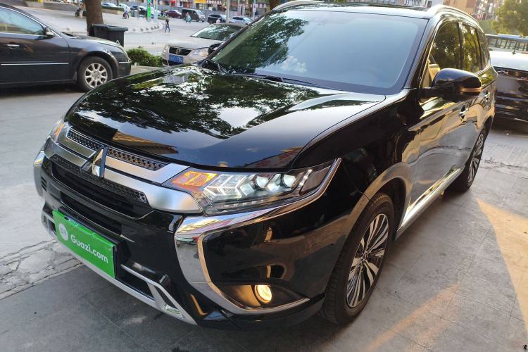 Used Mitsubishi Outlander 2021 2.4L 4x4 Zhi Xiang Edition 7 Seats