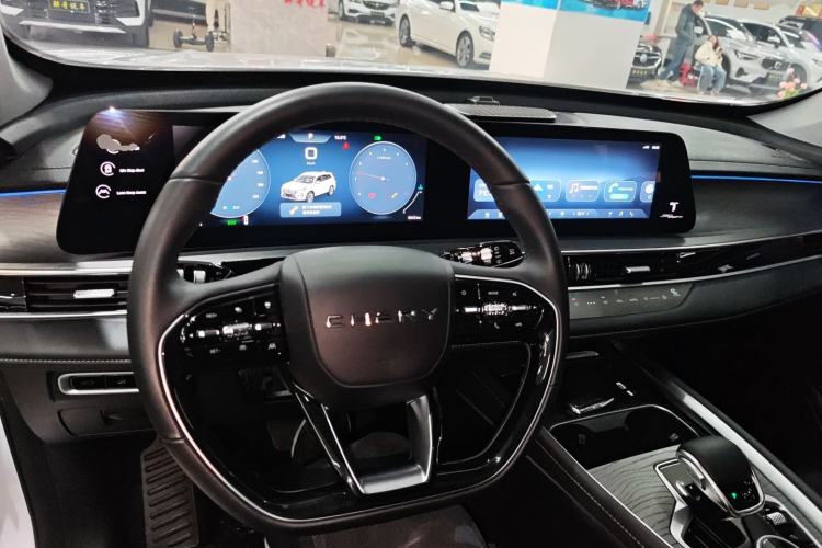 Used Chery Tiggo 8 PRO 2024 Champion Edition 290T Two-Wheel Drive Shining Version 7 Seats
