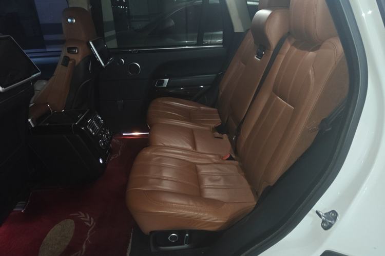 Used Land Rover Range 2016 3.0 SC V6 Vogue SE Long-Wheelbase Edition Left Rear Seat