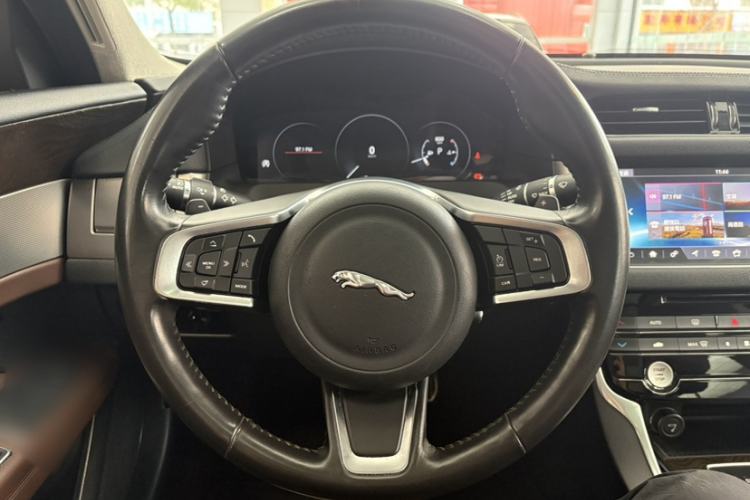 Used Jaguar XFL 2018 XFL 2.0T 250 PS Luxury Edition