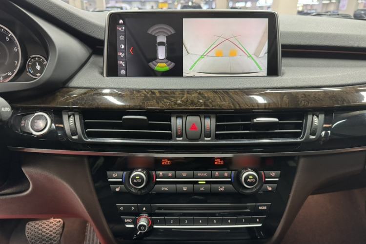 Used BMW X5 2018 xDrive28i Interior 3