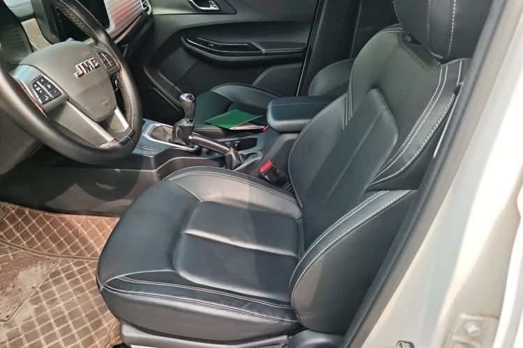 Used JMC Baodian 2022 2.5T Diesel Two-Wheel-Drive Comfort Edition Standard Wheelbase JX4D25A6L
