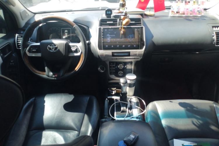 Used Toyota Prado 2016 2.7L Automatic Standard Edition Center Console