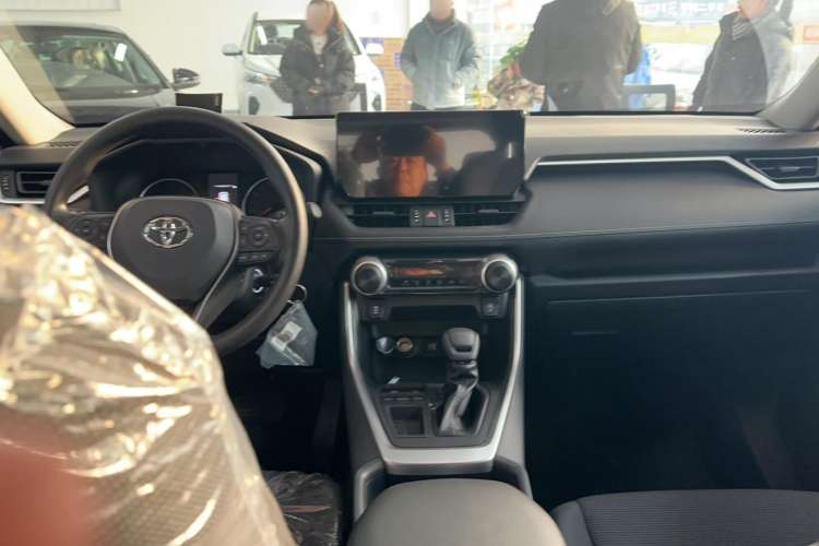 Used Toyota RAV4 2024 2.0L CVT Two-Wheel Drive Urban Edition