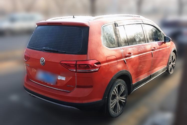 Used Volkswagen Touran 2018 Volkswagen Touran L 280TSI DSG Luxury Edition 6-seater
