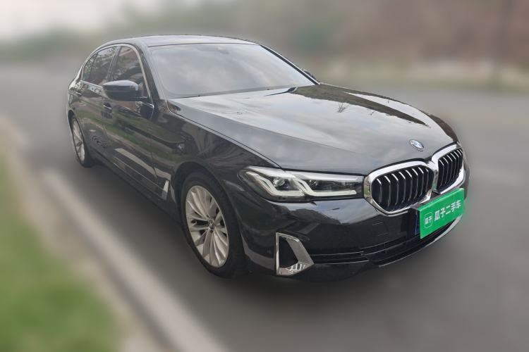 Used BMW 5 Series 2021 525Li Luxury Package Front Right 45 Deg