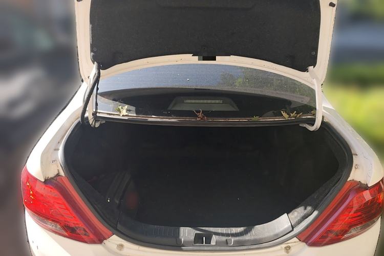 Used BYD e5 2016 300 Luxury Edition Trunk