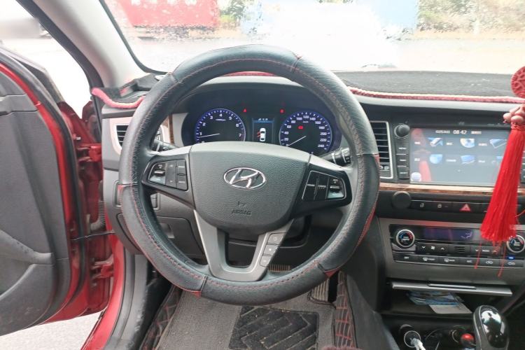 Used Hyundai Mistra 2014 1.8L Automatic Deluxe DLX Model Steering Wheel