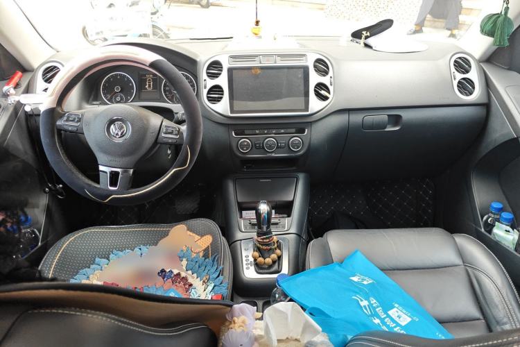 Used Volkswagen Tiguan 2016 280TSI Automatic Two-Wheel Drive Silk Road Comfort Edition Center Console