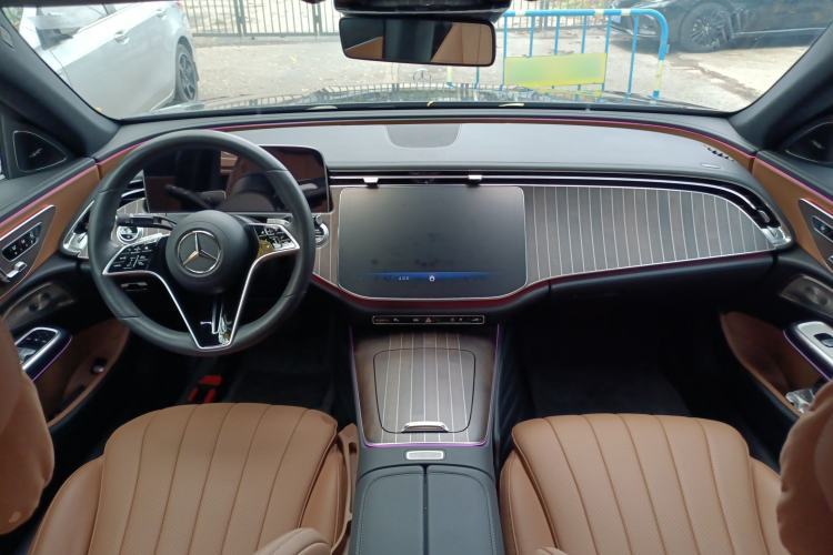 Used Mercedes-Benz E-Class 2024 Refresh E 300 L Stylish Edition
