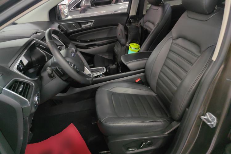 Used Ford Edge 2016 EcoBoost 245 Two-Wheel-Drive Titanium 7-Seater
