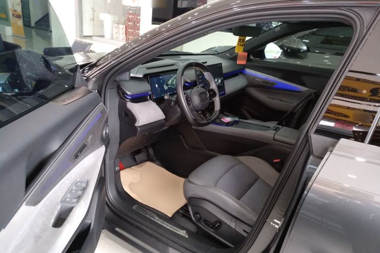 Used Lynk & Co 08 EM-P 2023 245km Ultra-Long Range Halo