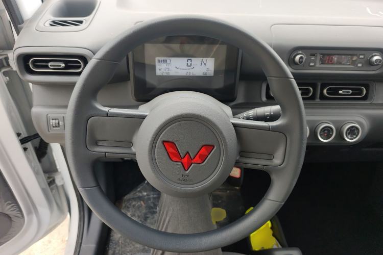 Used Wuling Zhiguang New Energy 2025 Comfort Model Steering Wheel