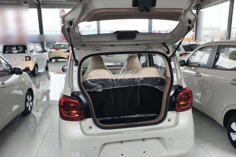 Used Wuling Hongguang MINIEV 2025 Four-Door Version Advanced Edition Trunk