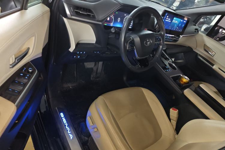 Used Toyota SIENNA 2021 2.5L Hybrid Ultimate Edition Driver Seat