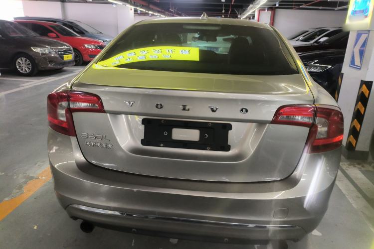 Used Volvo S60 2014 S60L 2.0T Zhiyuan Edition
