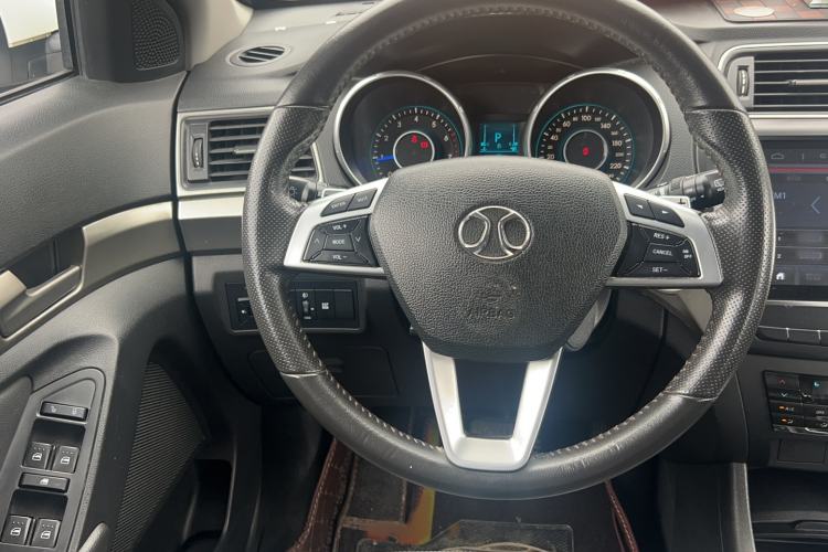 Used BAIC Senova X65 2015 2.0T automatic comfort version
