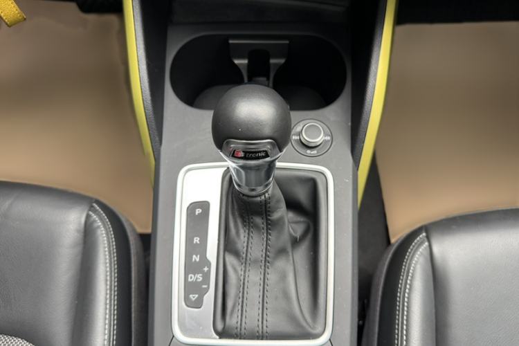 Used Audi Q2L 2018 35 TFSI Fashion Dynamic Version China V Emission Standard Gear Lever