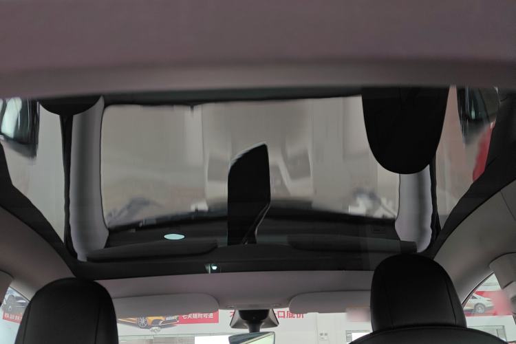 Used Tesla Model Y 2022 Long-Range All-Wheel-Drive Version