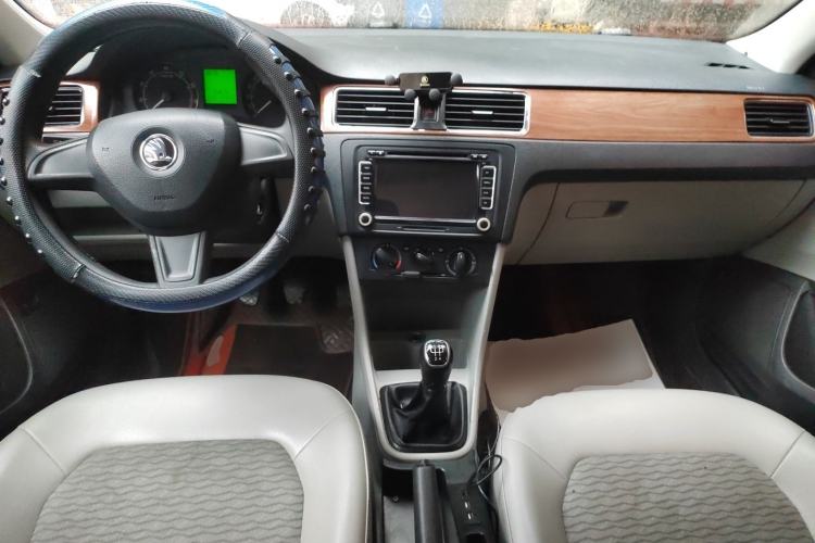 Used Skoda Rapid 2015 1.6L Manual Smart Selection Model
