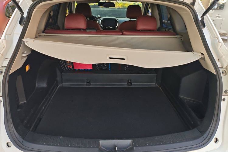 Used Venucia T70 2016 2.0L CVT Smart Choice Edition
