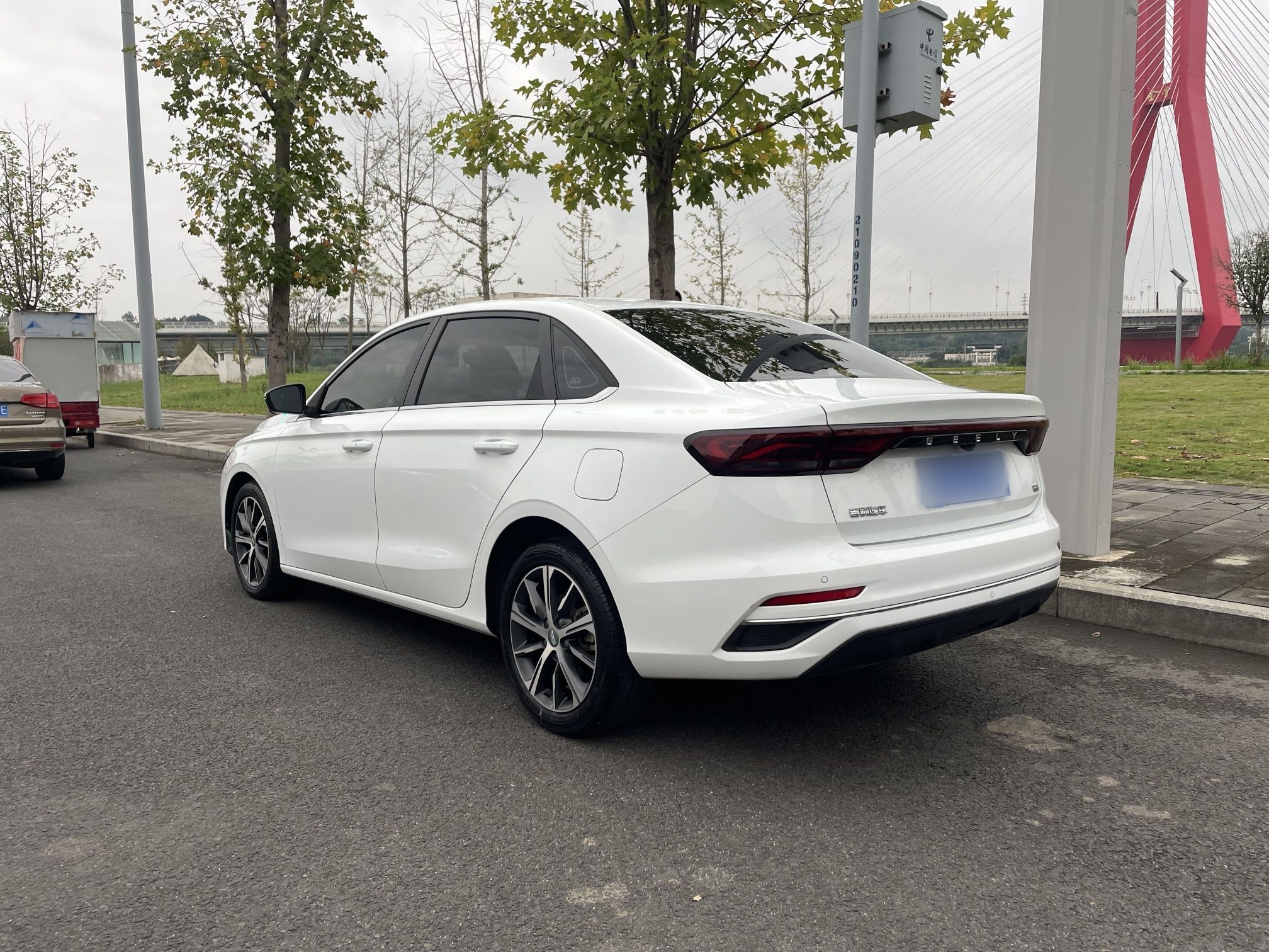 Geely Auto Emgrand 2022 4th Generation 1.5L CVT Luxury Model - Premium — снимка 15