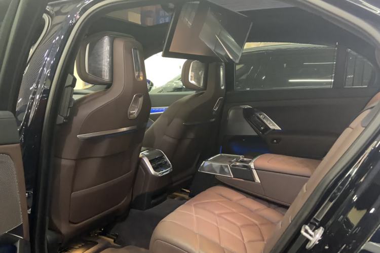 Used BMW 7 Series 2023 740Li Luxury Edition with Premium Package
