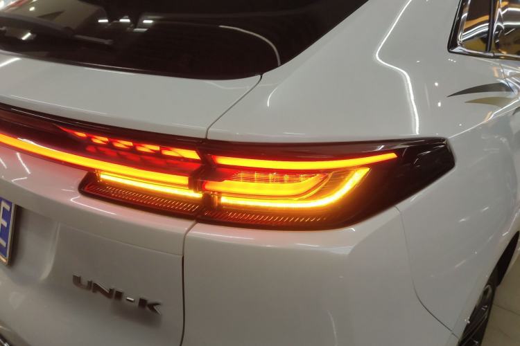 Used CHANGAN UNI-K 2021 2.0T All-Wheel Drive Prestige Version Right Rear Taillight